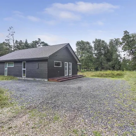 Delan - 1-3km From The Sea By Interhome