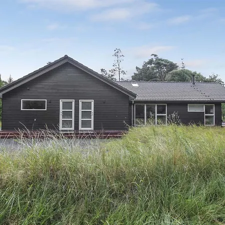 Delan - 1-3km From The Sea By Interhome *